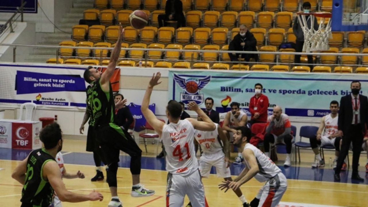 Manisa'nın dev adamları son periyotta işi bitirdi: 67-77
