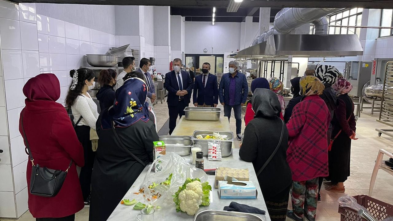 Denizli İşkur Müdürü Fatih Işık PASVAK’ta Açılan Kursları Ziyaret Etti