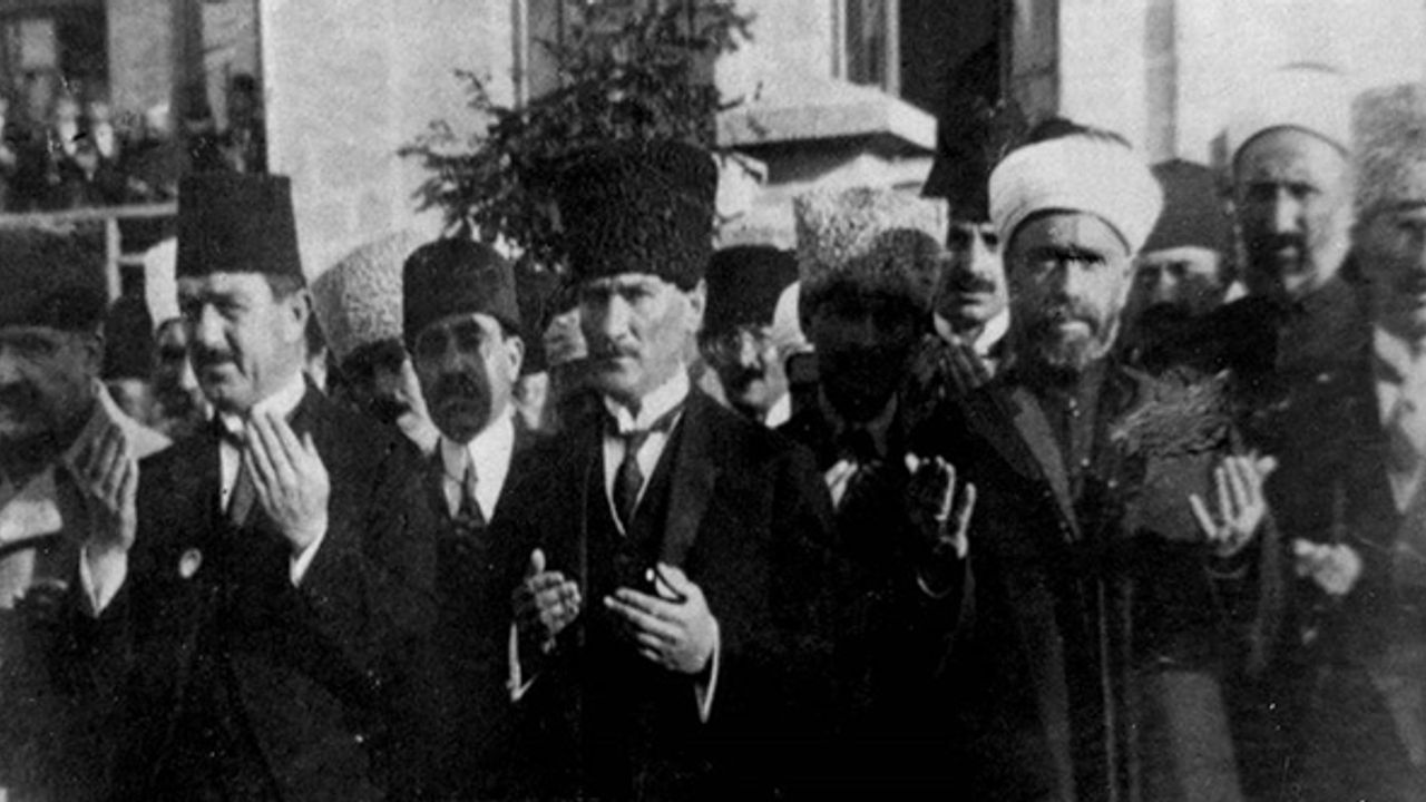 Başkan Osman Zolan; “Denizli Ata’sının Yanında Sapasağlam Duruyor”