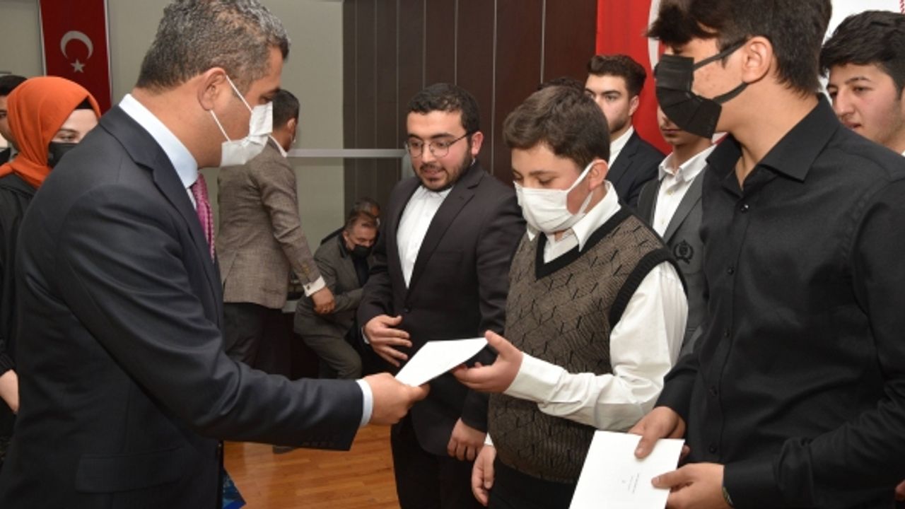 Denizli’de Dereceye Giren İmam Hatip Öğrencileri Ödüllendirildi