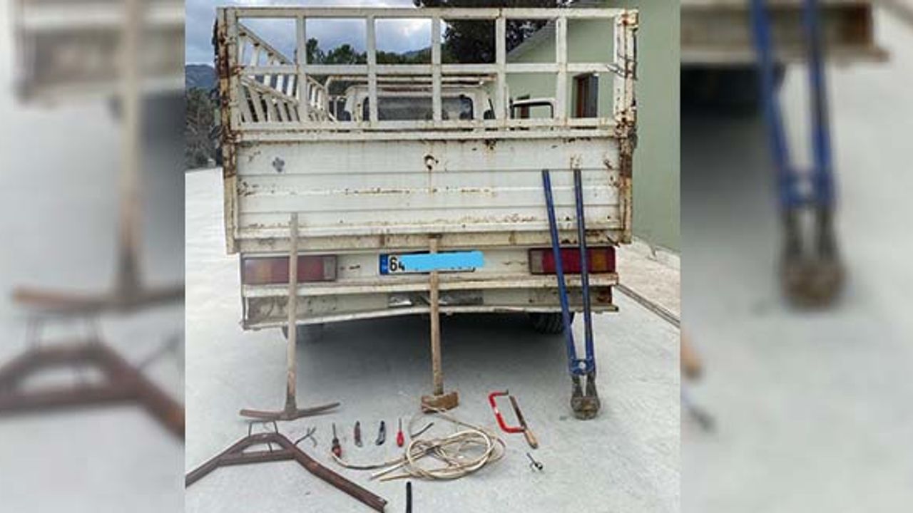 Denizli’de Su Motoru ve Kabloları Çalan Hırsızlar Yarı Yolda Yakalandı