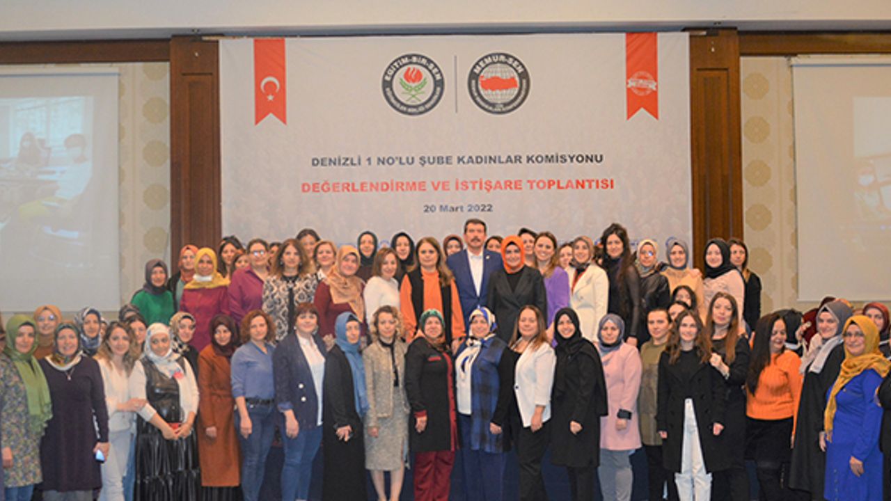 Eğitim-Bir-Sen Toplumun Mimarı Kadın Üyeleriyle Değerlendirmelerde Bulundu