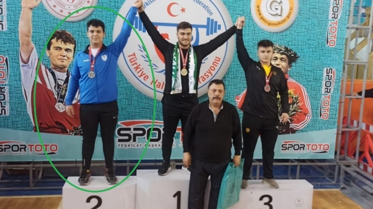 Pamukkale Belediyesporlu Halterciden Bir Madalya Daha