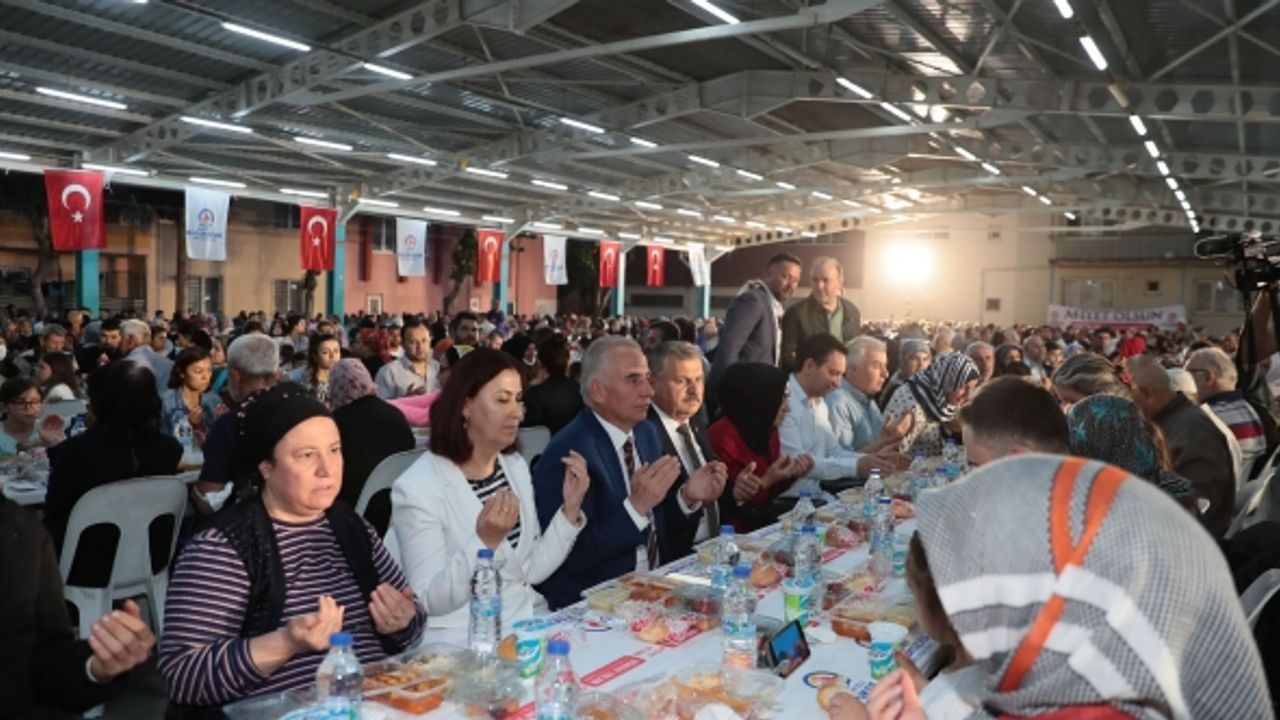 Denizli Büyükşehir Onbinlerce Vatandaşı Gönül Sofralarında Buluşturdu