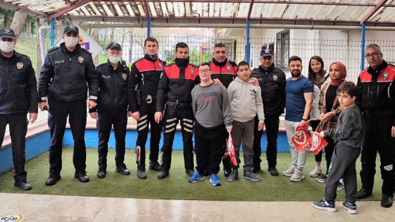 Denizli’de Otizmli Çocuklardan Polislere İhbarlı Sürpriz