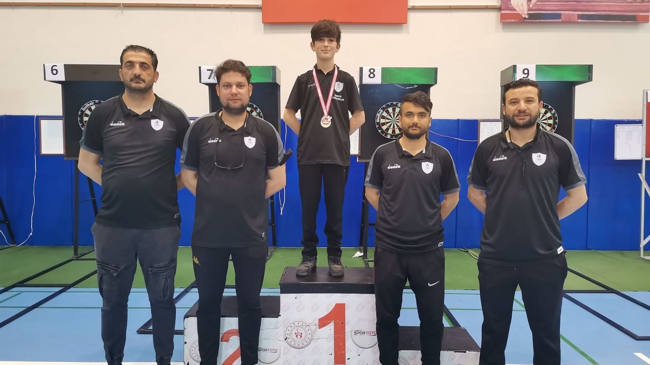 Denizlili Sporcular Dart’ta Tarihi Başarıya İmza Attı