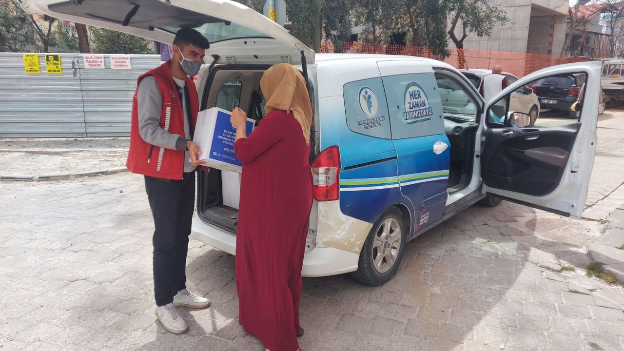 Merkezefendi Belediyesi 11 Bin 270 Gıda Kolisi Dağıttı
