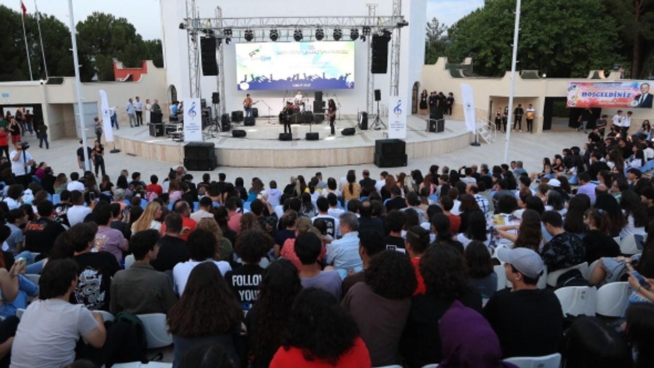 Pamukkale Belediyesi Gençleri Müzik Festivalinde Buluşturdu