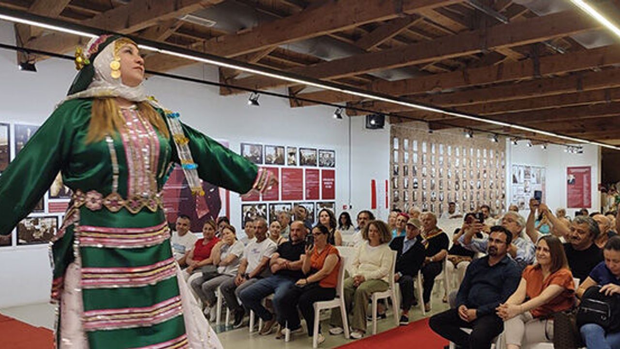 Denizli’de sandıkta bekleyen hazineler gün yüzüne çıktı