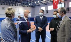 Sarayköy Spor Salonu Yeni Yüzüyle Hizmet Verecek