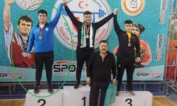 Pamukkale Belediyesporlu Halterciden Bir Madalya Daha