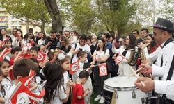 Gökkuşağının Minik Öğrencileri 23 Nisan’ı Şenlikle Kutladı