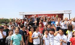 Pamukkale’de 23 Nisan Coşkusu Çocukları Mutlu Etti