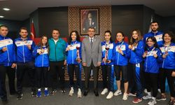 PAÜ’de Rektör Ahmet Kutluhan Madalyalı Sporcuları Tebrik Etti