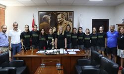 Kız Basketbol Takımından Başkan Şeniz Doğan’a Ziyaret