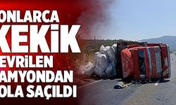 Denizli’de Tonlarca Kekik Devrilen Kamyondan Yola Saçıldı