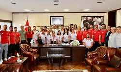 Çavuşoğlu Milli Takıma Seçilen Sporcularla Buluştu