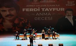 Ferdi Tayfur Hayranları Gecede Salonu Doldurdu