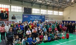 Denizlili para badmintoncular Türkiye şampiyonasına damga vurdu