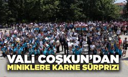 Vali Coşkun’dan Miniklere Karne Sürprizi