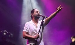 Koray Avcı unutulmaz bir gece yaşattı
