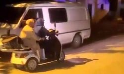 Aracı bozulan milletvekili programını elektrikli bisikletle sürdürdü
