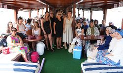 Yüzme öğrenen kadınlar Marmaris’te denizle buluştu