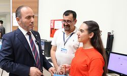 Rektör Güngör yeni öğrencilerle tanıştı