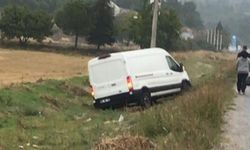 Kamyonet ile otomobilin çarpıştığı kazada 5 kişi yaralandı