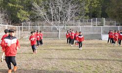 Büyükşehir’den geleceğin yıldızlarına futbol kampı