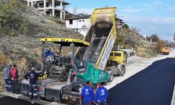 Büyükşehir’den Namık Kemal Caddesi’nde sıcak asfalt çalışması
