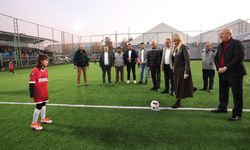 400 Minik futbolcu sahalarda