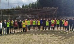 Beyağaçlı vatandaşlar ile polisler dostluk maçı oynandı