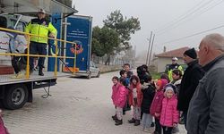 Jandarmadan çocuklara emniyet kemeri eğitimi