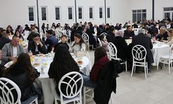 Çivril Belediye Başkanı, muhtarlarla iftar sofrasında buluştu