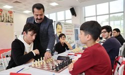 Pamukkale’de satranç tahtasında 23 Nisan rüzgârı