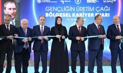 PAÜ Rektörü Ege Kariyer Fuarı’nın açılışına katıldı