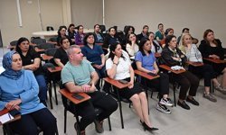 Hemşireler işaret dilini öğreniyor