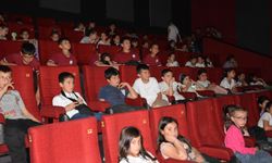 Babadağ Belediyesi'nden Öğrencilere Sinema Etkinliği