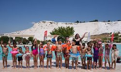Pamukkale’de “Annemle Yüzmenin Tam Zamanı” projesi devam ediyor