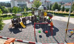 Tavas'da parklar çocuklar yeniden düzenleniyor