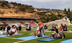 Güney'de her yaştan kadın yoga için bir araya geldi