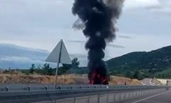 Seyir halindeki kamyonet alev aldı