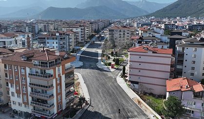Gerzele Mahallesi’nde asfalt seferberliği başladı