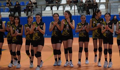 Çardak’ta Kadınlar Günü’ne özel voleybol turnuvası düzenlendi