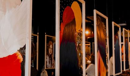 “Camın Ardındaki Ben” isimli karma sergi açıldı