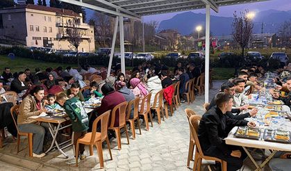 Cengiz Arslan, Elmalı Mahallesi'nde hemşehrileriyle iftarda buluştu