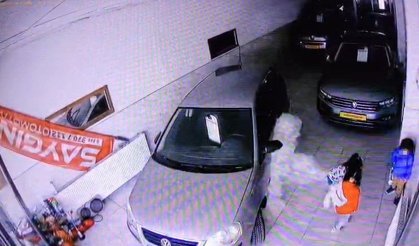 Afacanlar Yangın Tüpünü Boşalttı, Galeriyi Toz Bulutu Kapladı