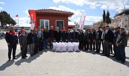 Çameli'de Çiftçiye Nohut Tohumluğu Desteği