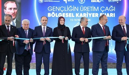 PAÜ Rektörü Ege Kariyer Fuarı’nın açılışına katıldı